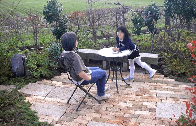 人と人とを繋ぐ庭