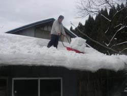 屋根の雪降ろし